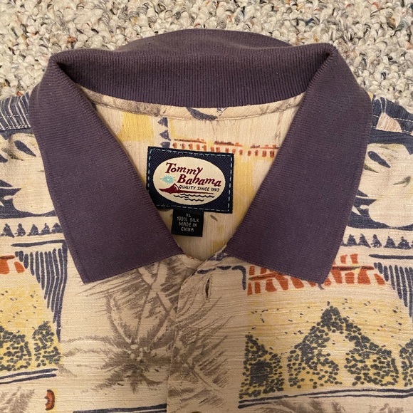 Tommy Bahama Men's Tropical Yellow Button Up XL - Picture 3 of 5